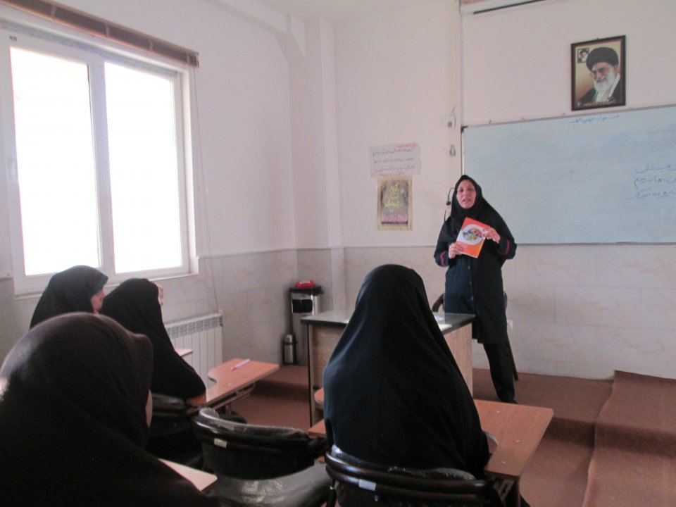 گزارش مراسم نشست بهداشتی به مناسبت روز سلامتی در جمع طلاب حوزه علمیه عصمتیه سمنان