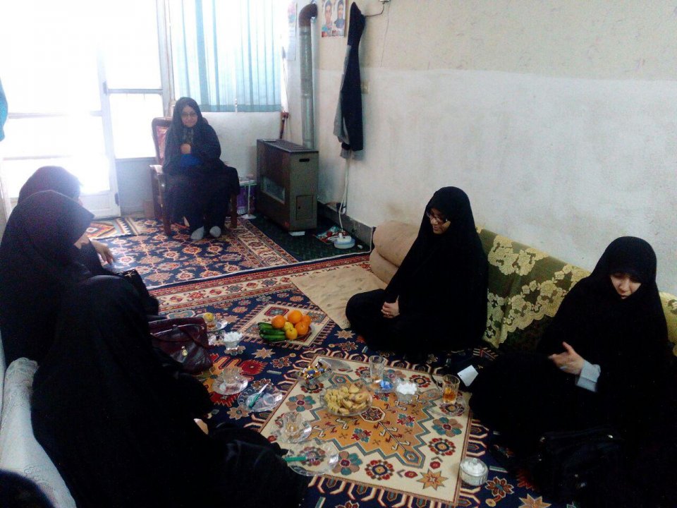 گزارش دیدار  جمعی از طلاب بسیجی حوزه علمیه عصمتیه از خانواده شهید خاکی داودی